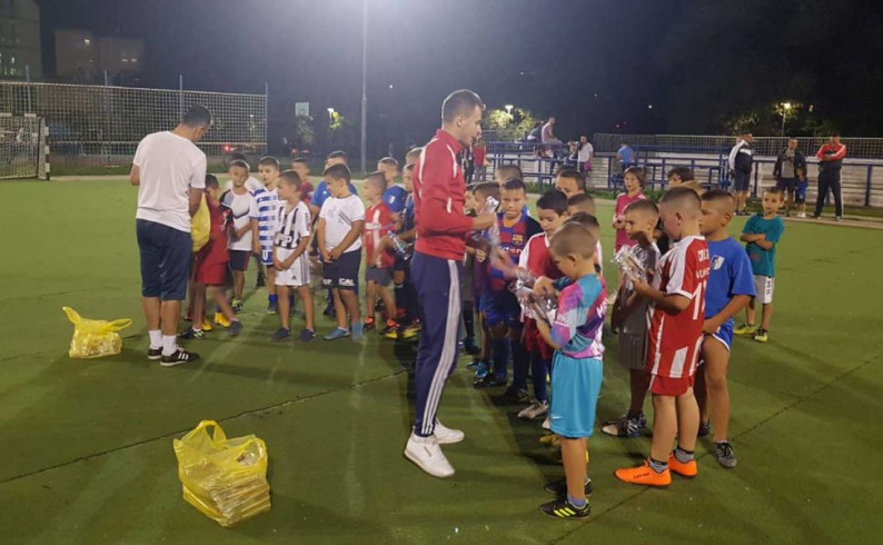 Školski pribor za polaznike škole fudbala