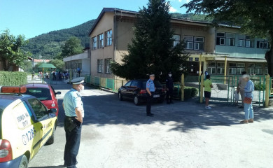 Fočanska policija vrši pojačanu kontrolu saobraćaja u blizini škola