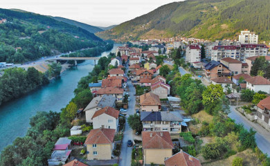 Večeras koncert Dženana Lončarevića, sutra “Osvajača”