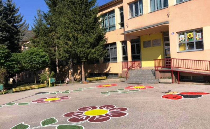 Dojave o bombama i u fočanskim školama
