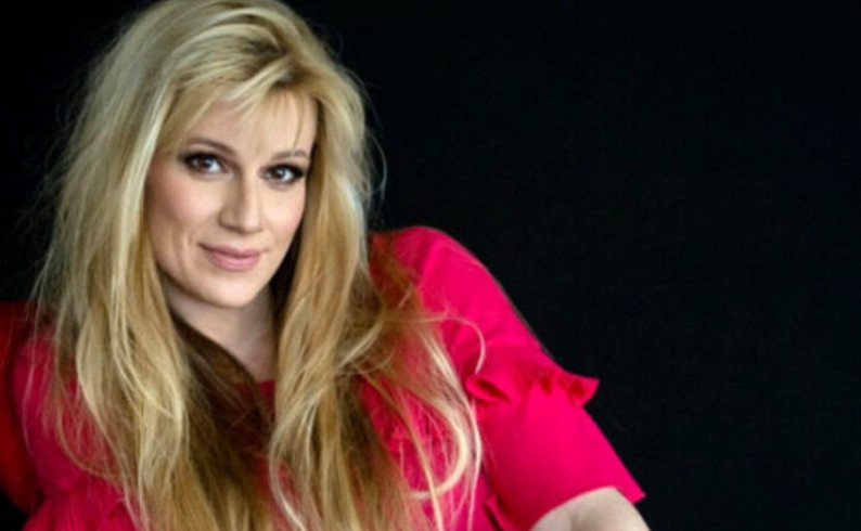 Mina Lazarević sa kabareom „Suština po Mirjani“ u Foči