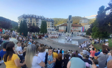 Foča ugostila čuvare tradicije iz Srpske, Srbije i Slovenije