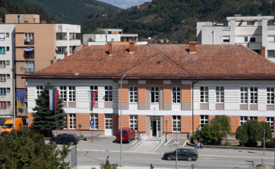 Sutra uručenje rješenja o dodjeli novčane podrške višečlanim porodicama