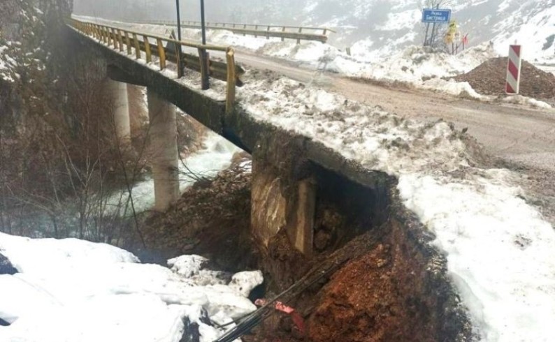 Aktivirano klizište u Tuhaljima