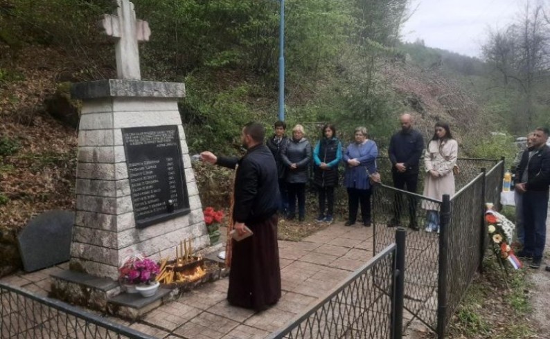 Pomen-parastosi za poginule borce VRS