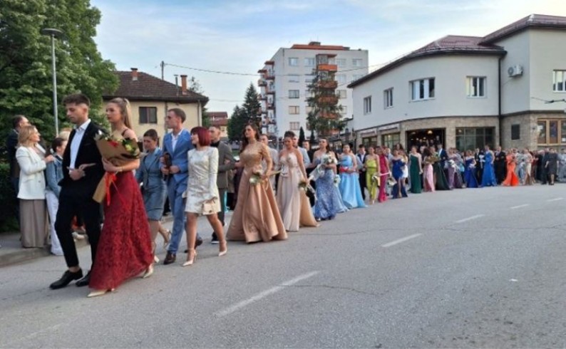 Večeras proslava maturske večeri generacije 2025/2026.