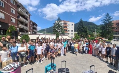 Fočaci dočekali učenike sa Kosova